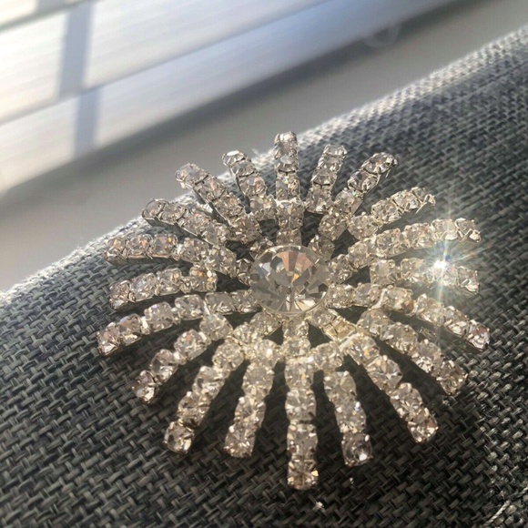 Jewelry - True Vintage Estate Brooch Sparkler FLAWLESS MINT STUNNER Stamped